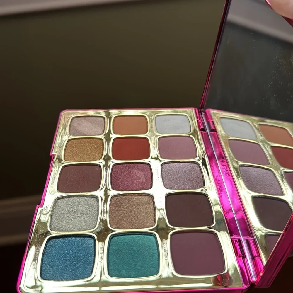 Tarte Young, Wild & Cruelty Free - Unleashed Eye Shadow Palette